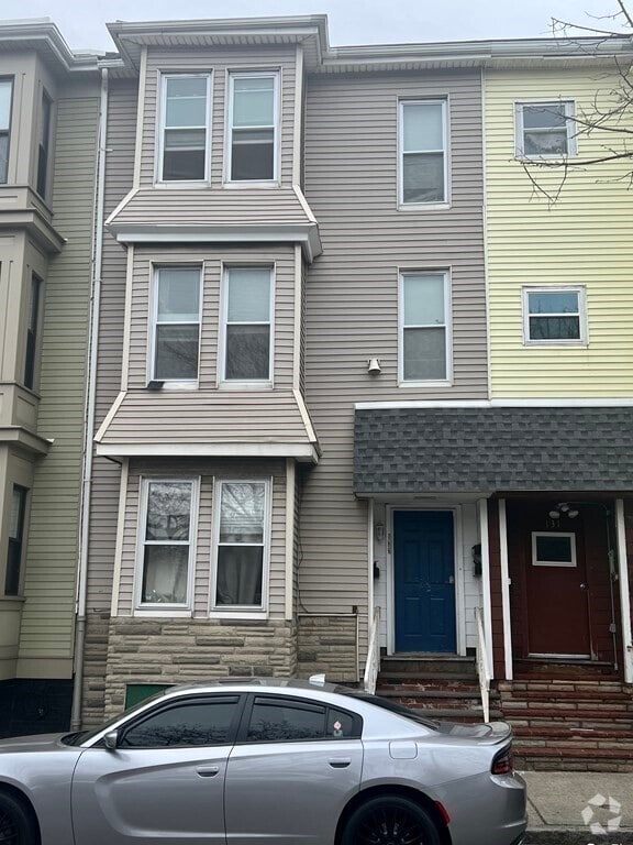 Building Photo - 133 Havre St Unit 1 Rental