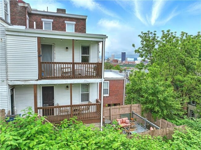 Photo - 2511 Mission St