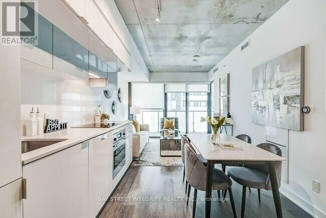 Photo - 185 Roehampton Ave Unité 419