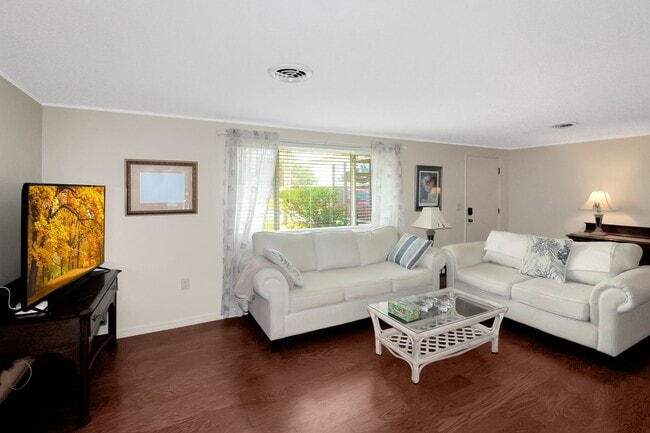 Photo - Sorrento East Annual Pool Home for Rent