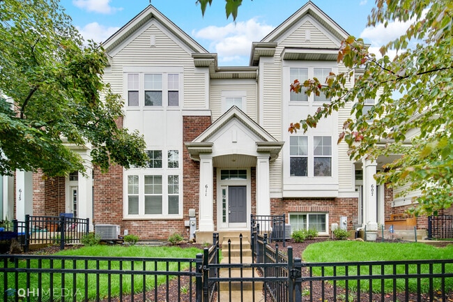Photo - 611 Grosvenor Ln Townhome