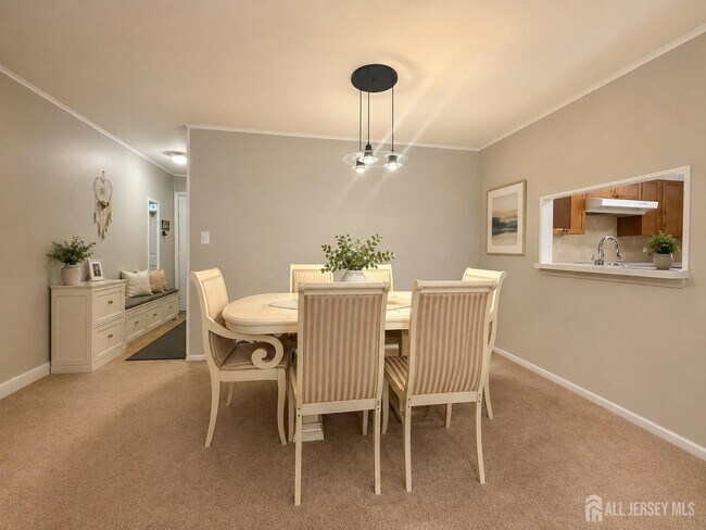 Photo - 161 Applegate Ln