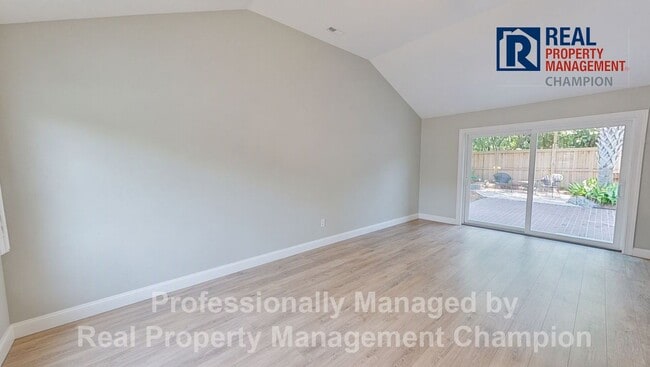 Building Photo - 3 BD/2.5 BA Home in MacCumber Terrace Neighborhood Minutes from Wrightsville Beach