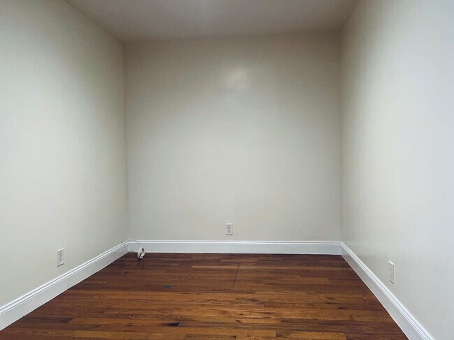Photo - 2165 Bogart Ave