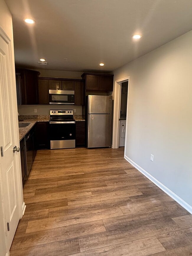 Photo - Beautiful 3 bedroom, 2.5 bath townhouse av...
