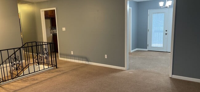 Photo - Large 4 bed/2 bath with garage - W. Hamblen County