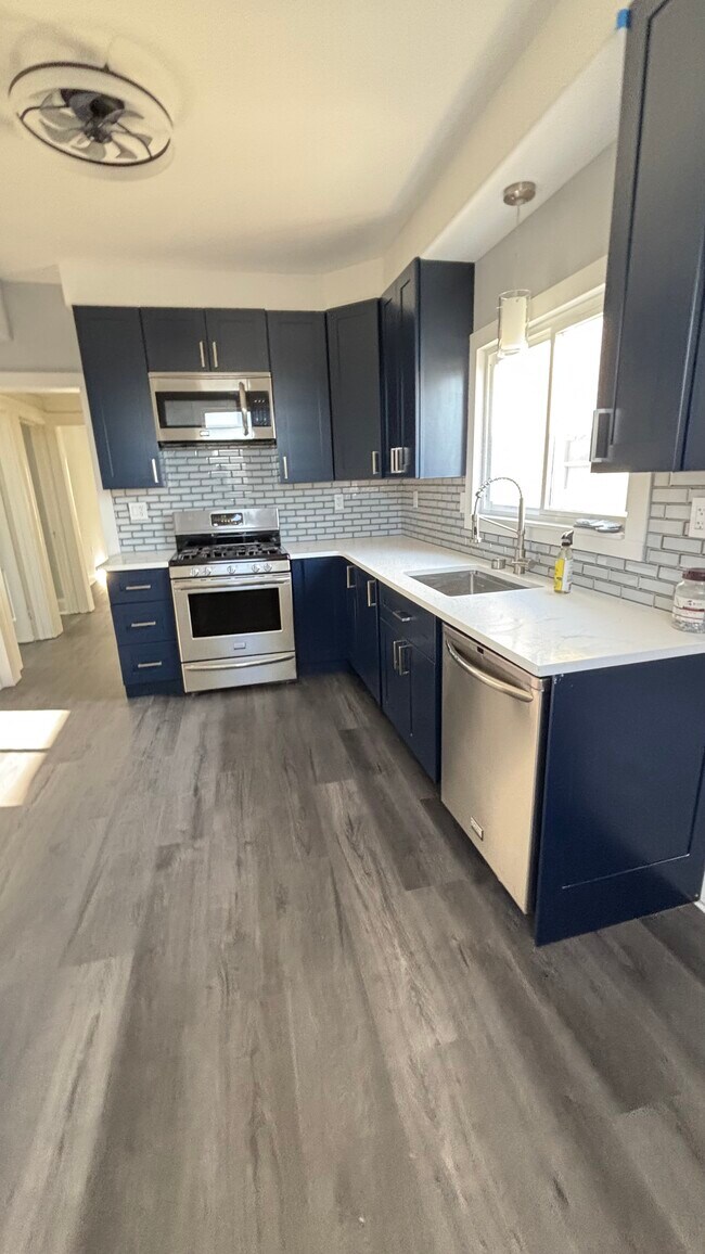 Photo - 347 Belgrove Dr Apartments Unit 2