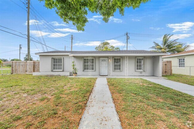 Building Photo - 1200 NW 87th St Rental