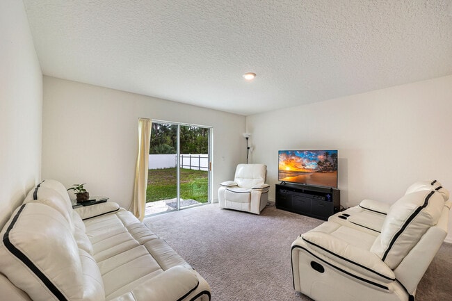 Photo - 1316 Gibralter St SW