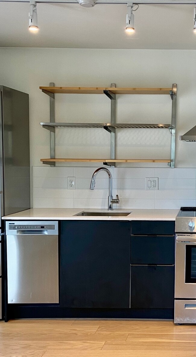 Photo - 60 E 32nd St