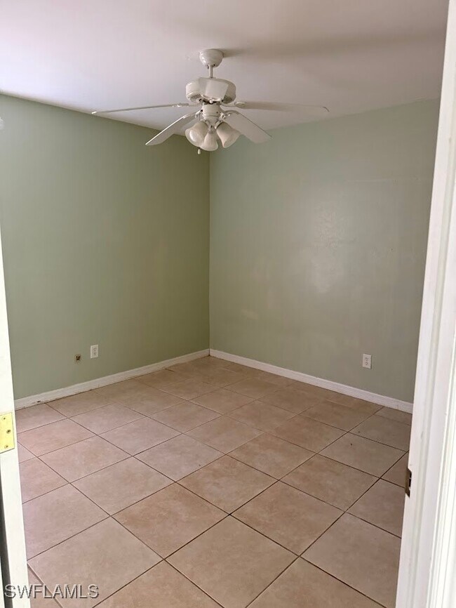 Photo - 2112 Chiquita Blvd N