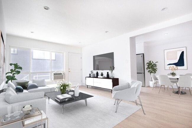 Photo - 1040 S Genesee Ave