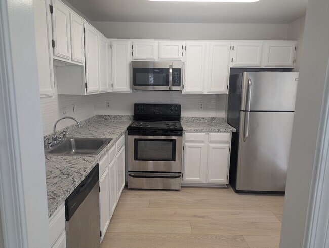 Photo - 8136 Bayonet Way Unit 203