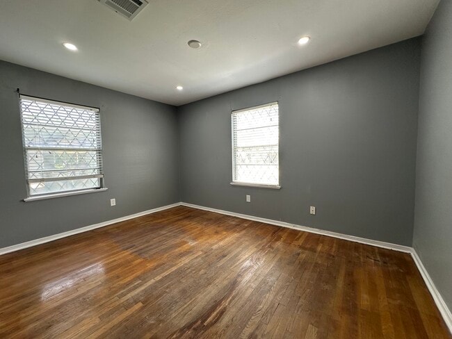 Photo - 8227 St Lo Rd