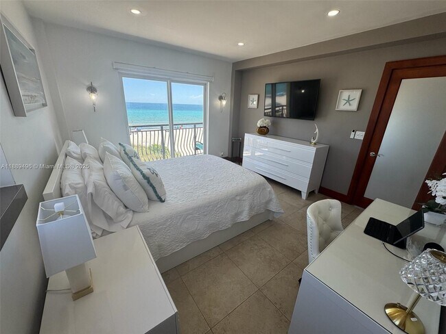 Photo - 1815 N Surf Rd Unidad 304