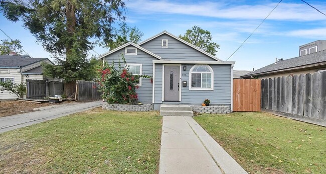 Photo - 328 Percy Ave House