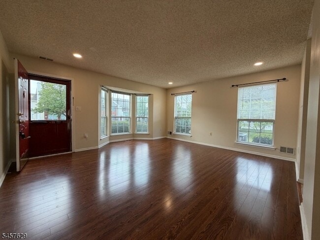 30 Columbus Dr