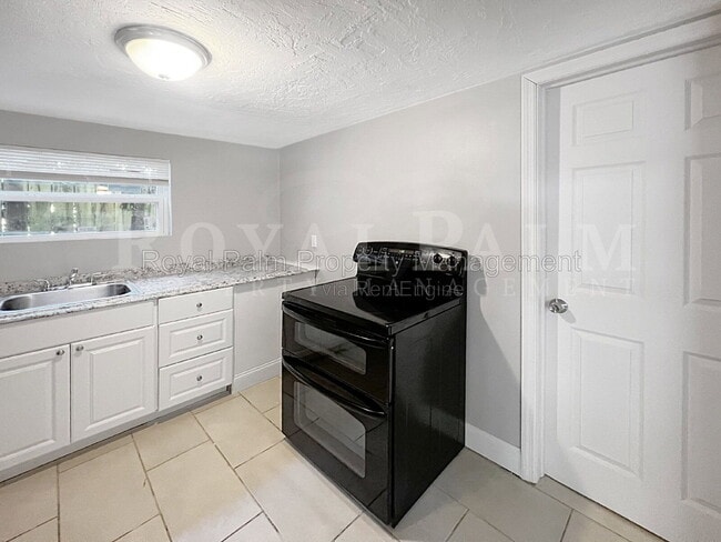 Photo - 1615 Evans Ave Unit 2