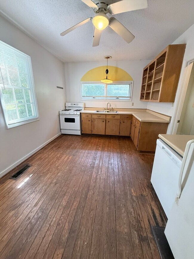 Photo - 135 Cohen St