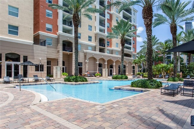 Photo - 17145 N Bay Rd Unidad 4307