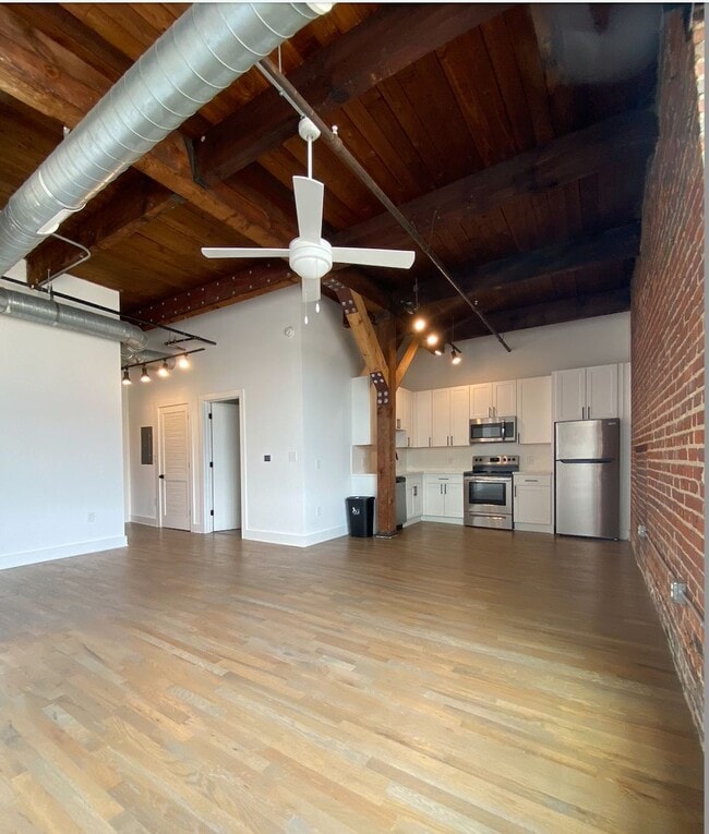 Photo - Lofts At Abrams Fixtures