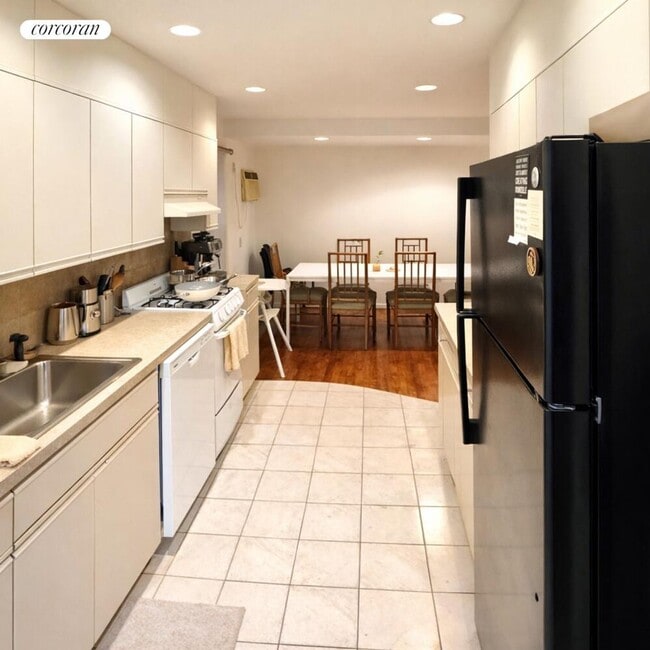 Photo - 38 Richardson St