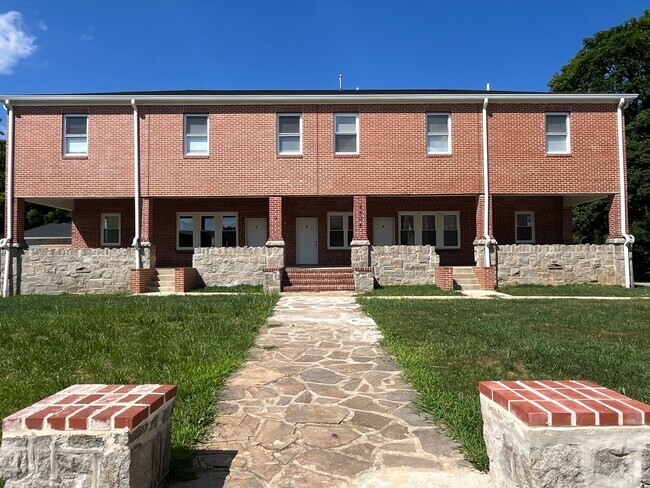 Building Photo - 5508 Windsor Mill Rd Unit APT 1