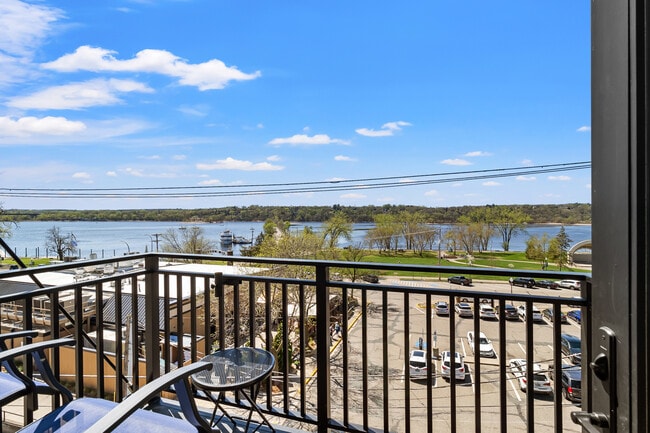 Photo - 517 2nd St Unidad 303