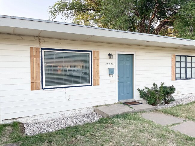 3/1 NOW LEASING - 3/1 NOW LEASING Casa