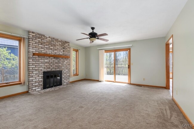 Building Photo - 3293 Greenleafe Dr