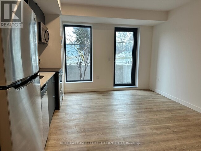 Photo - 325 University Ave W Unité 113