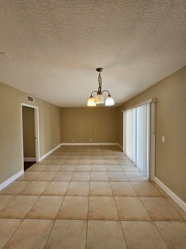 Building Photo - 1581 Balfour Point Dr Unit A