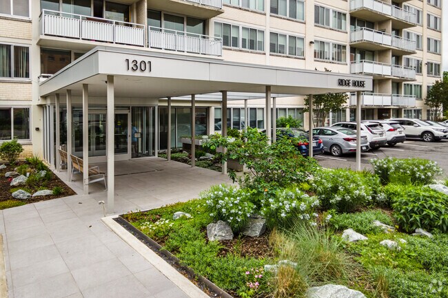Photo - Ridge House Condominiums