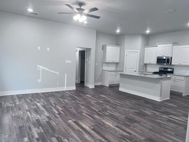 Photo - 5506 122nd Street