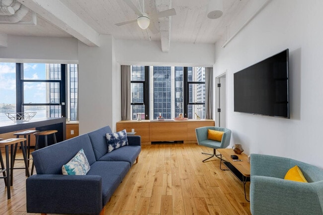 Building Photo - 120 Wall St Rental