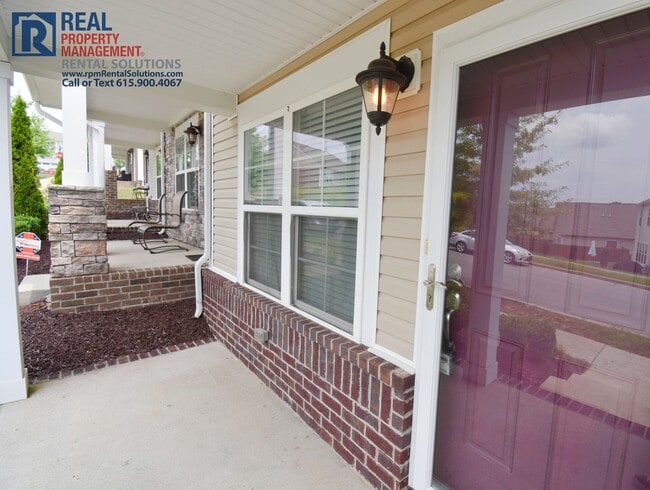 Photo - Wonderful townhome 15 min. to downtown Nashville- pool, tennis courts & fitness center!