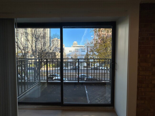 Photo - 1214 N La Salle Dr