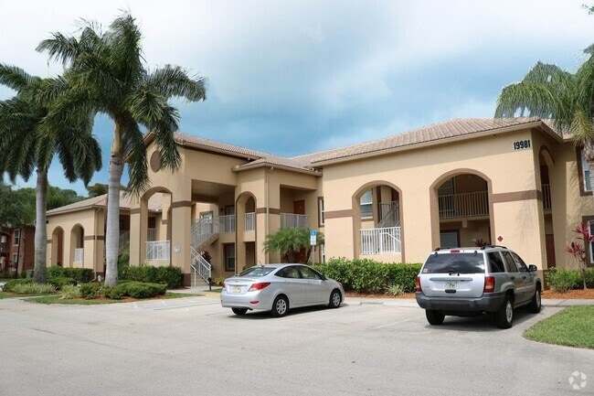 Building Photo - Available 8.10.2024 - 2Bed/2bath + Den in ... Rental