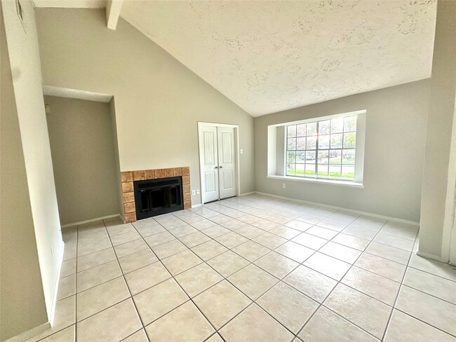 Photo - 3727 Meadow Pl Dr
