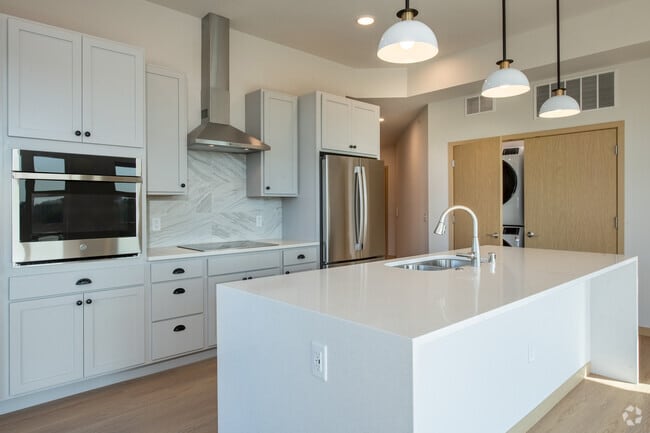 2BR, 2BA - 1212SF