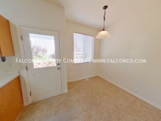 Photo - 2274 Saint Paul Dr