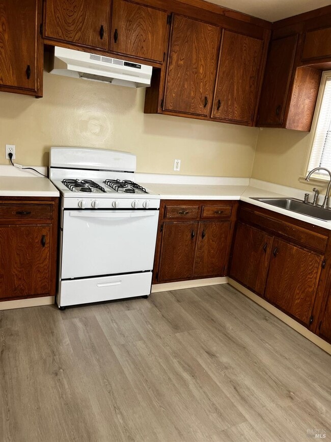 Photo - 11 B St