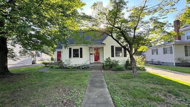 Building Photo - 555 S Ruston Ave