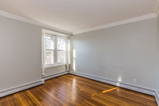 Stonehurst Apartments
