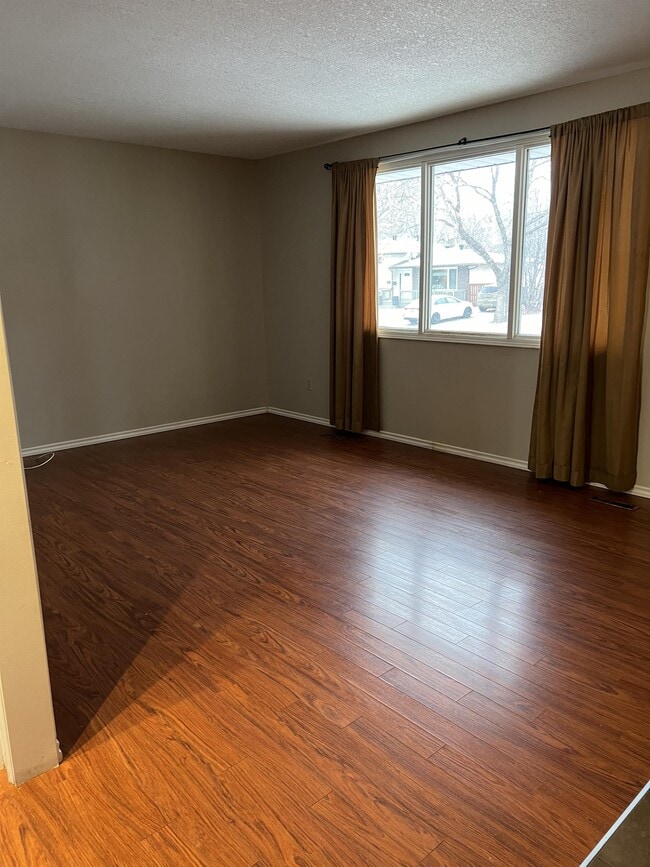 Photo - 11 Krivel Crescent