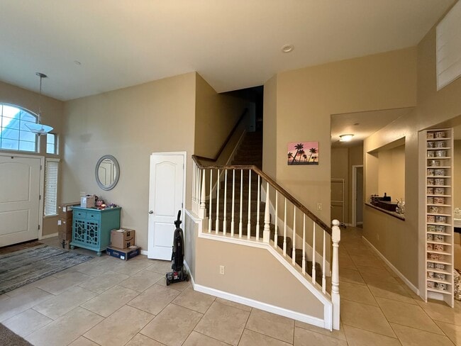 Photo - 39 N Post. A spacious 5 Bedroom 3 Bathroom...