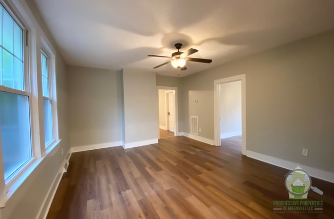 Photo - 1523 Hampton Ave