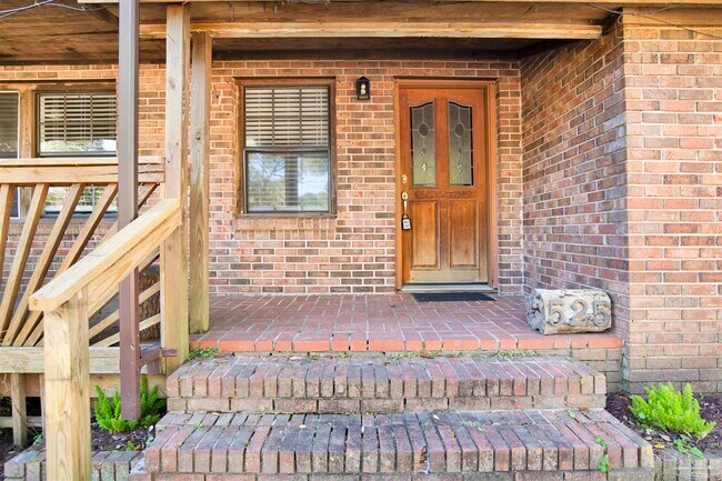 Photo - 525 Lakewood Rd