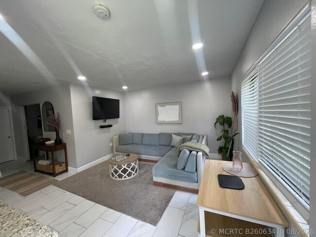 430 NE 1st Ave. Unit A