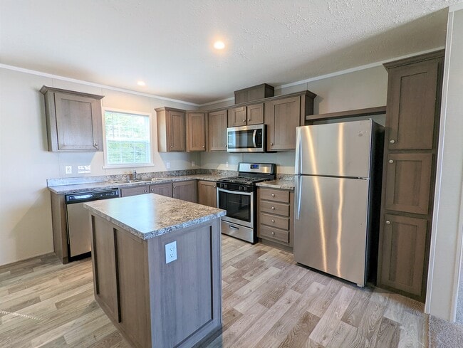 Building Photo - 647 Oregon St